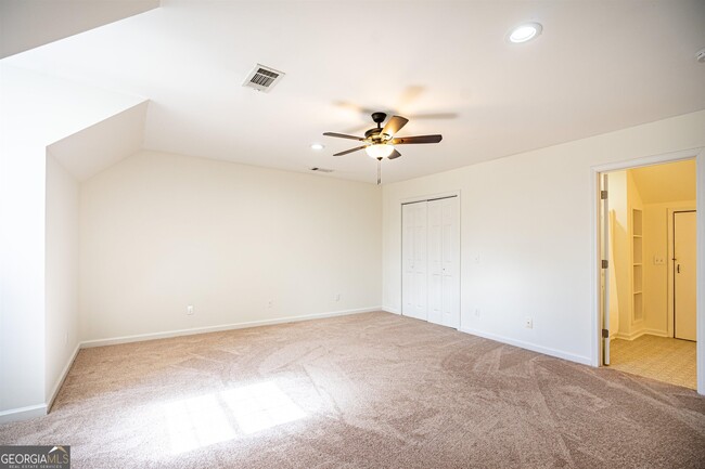 Building Photo - 507 Cherry Ave