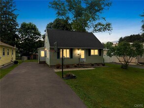 Building Photo - 211 Windemere Rd