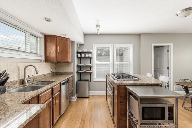 Building Photo - 93 Frebis Ave