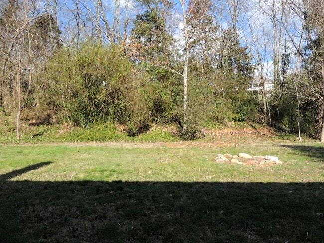 Building Photo - 103 York Dr