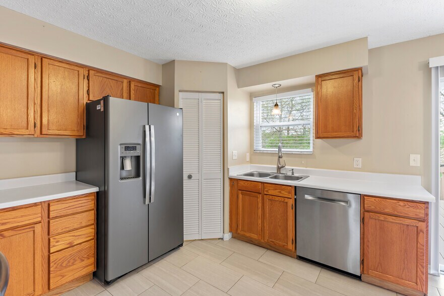 Building Photo - 537 Ablemarle Cir