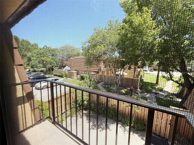 Building Photo - 5282 Cypress Ct
