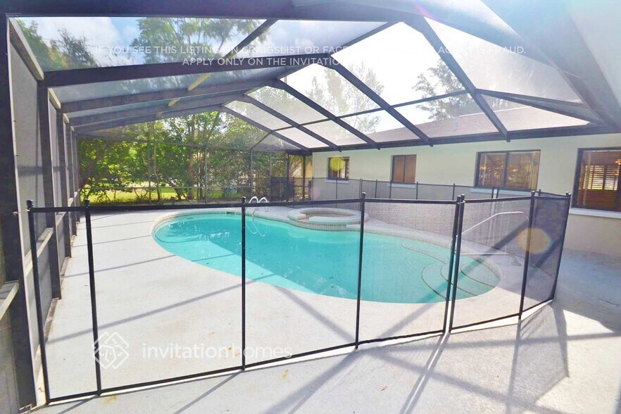 Building Photo - 16 Southwind Dr