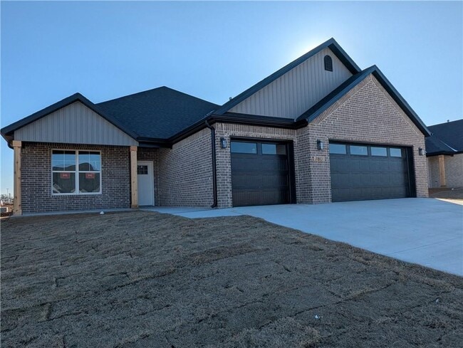 Building Photo - 7801 Range Ave