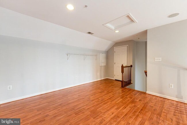 Building Photo - 1552 Oakley Ln