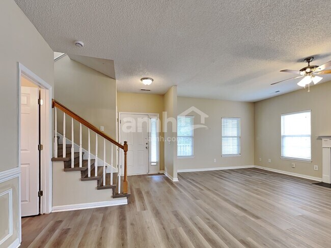 Building Photo - 318 Sunburst Way