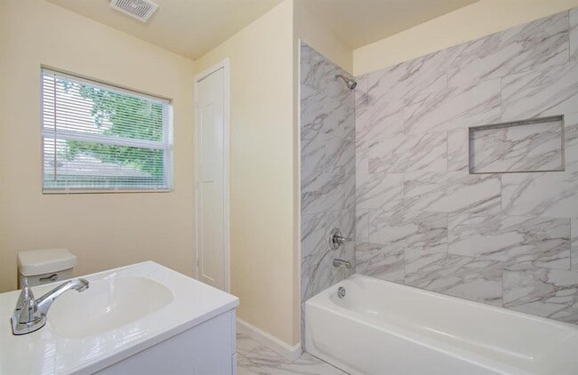 Building Photo - 6510 Cherrydale Dr