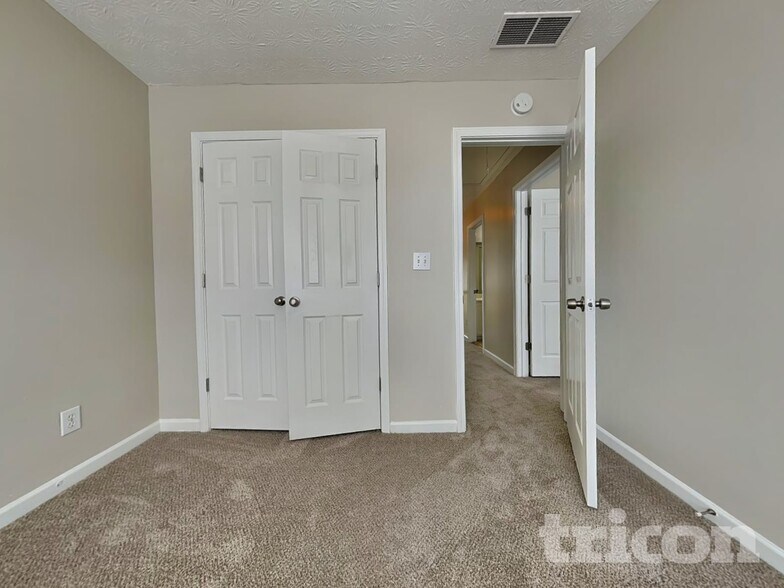 Building Photo - 5693 Winchester Pl