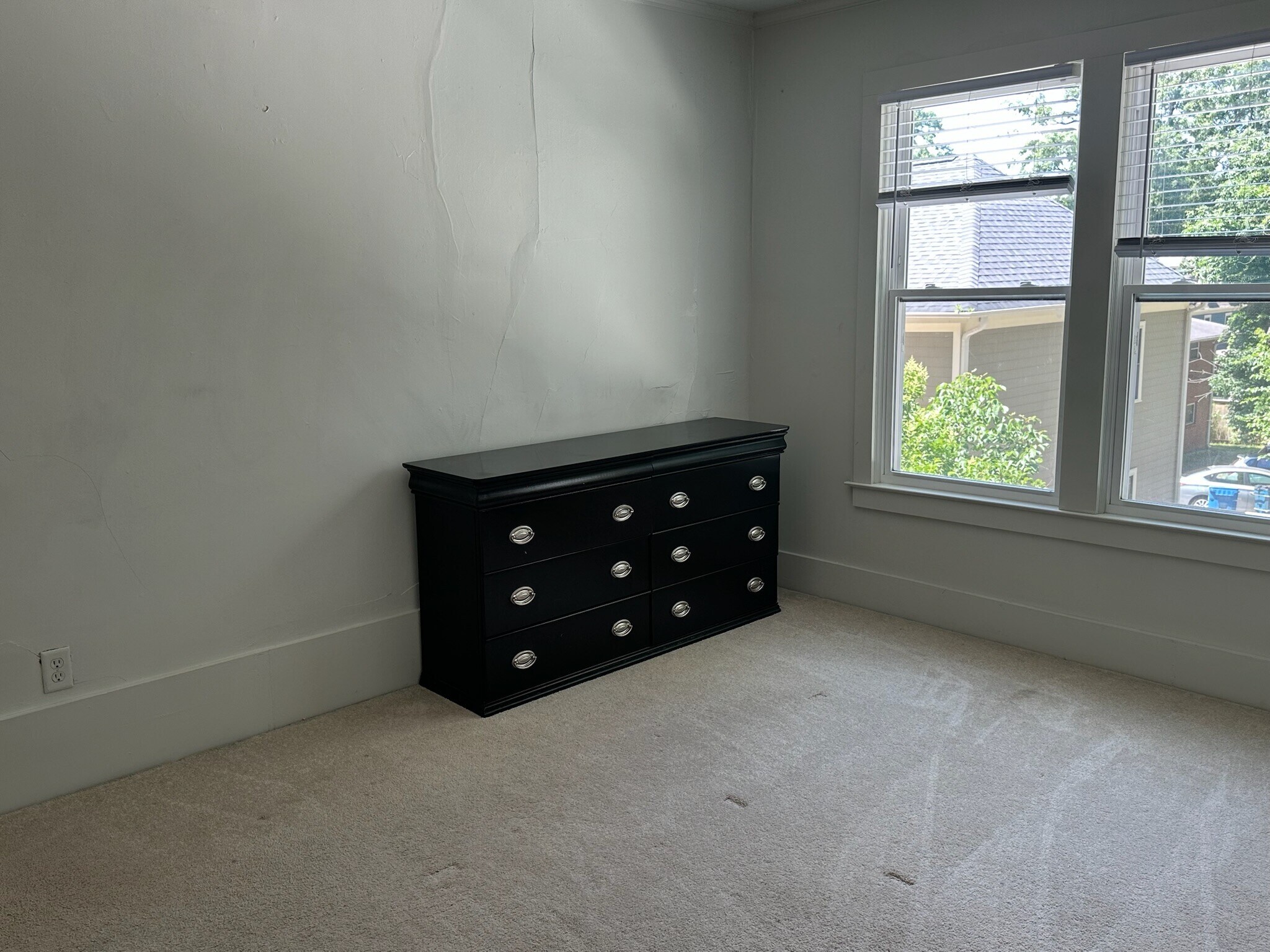 Upstairs 12.5x14 bedroom - 805 Onslow St