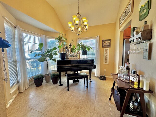 Building Photo - 5400 Flo Dr