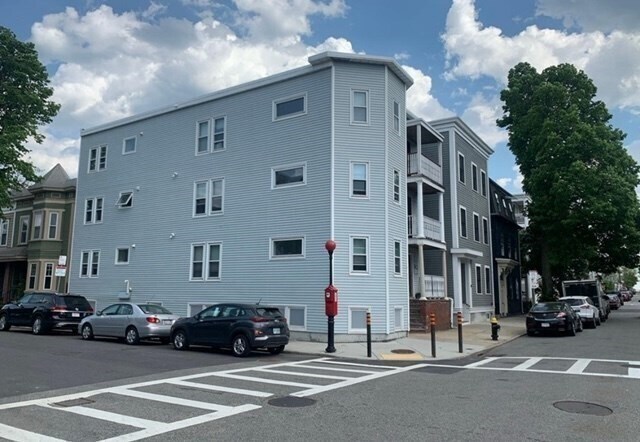 Building Photo - 24 P St