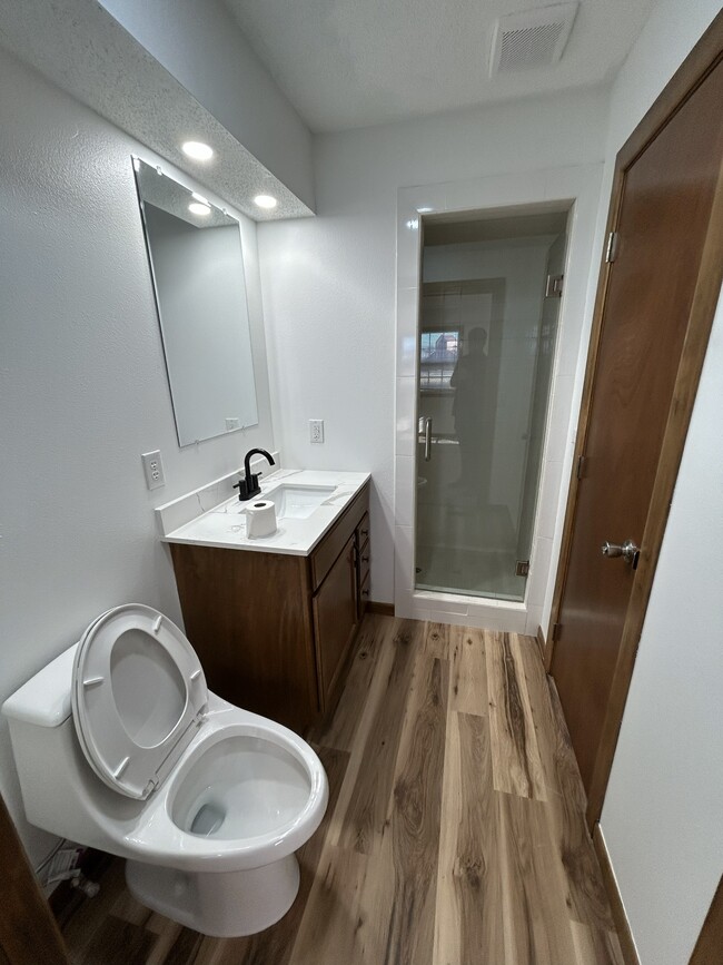 Building Photo - 902 S 17th St