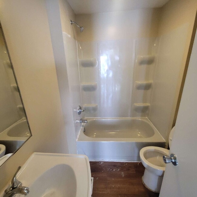 Building Photo - West Indy/Eagledale 3BR Home!