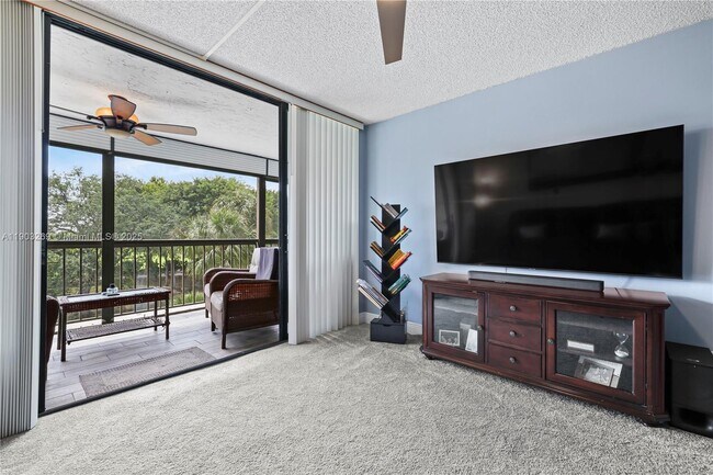 Building Photo - 6620 Boca Del Mar Dr