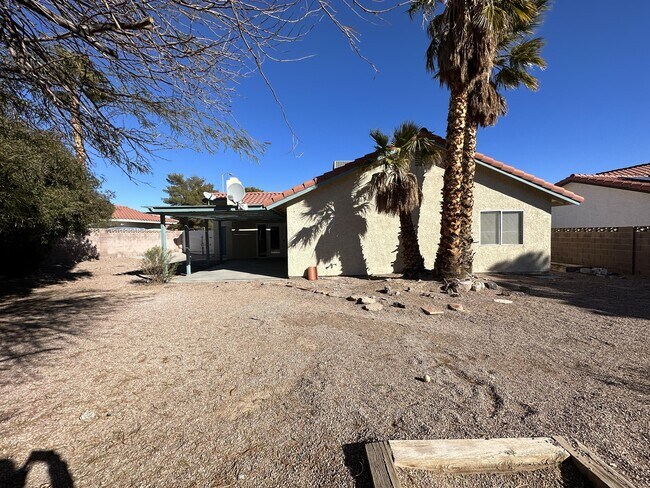 Building Photo - 8745 Isola Dr