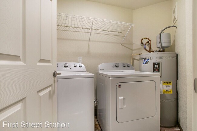 Building Photo - 16119 SE 1st St