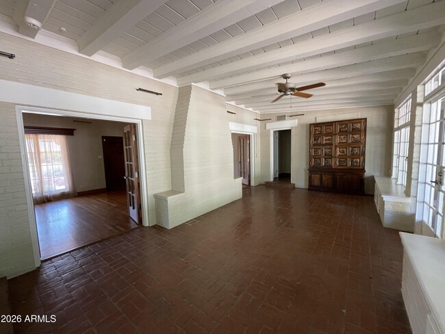 Building Photo - 2021 N Alvarado Rd