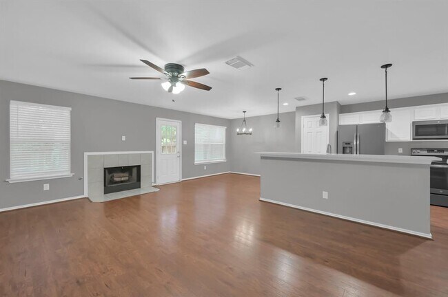 Building Photo - 27 S Villa Oaks Dr