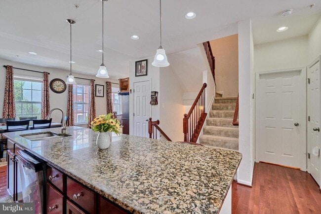 Building Photo - 7863 River Rock Way