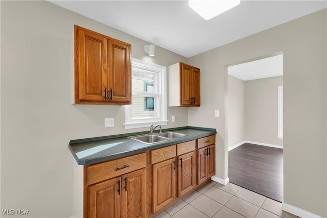 Building Photo - 18804 Rockland Ave