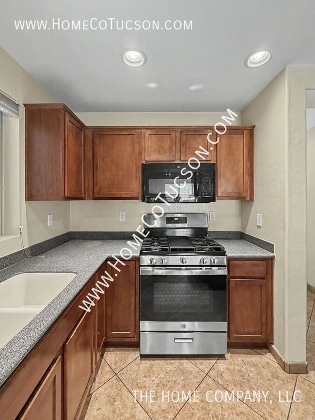 Building Photo - 14306 S Camino Vallado