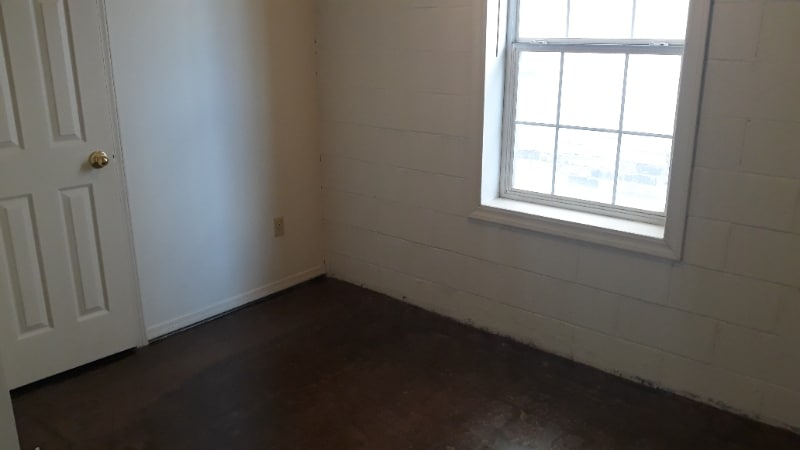 Building Photo - 606-606 24th St