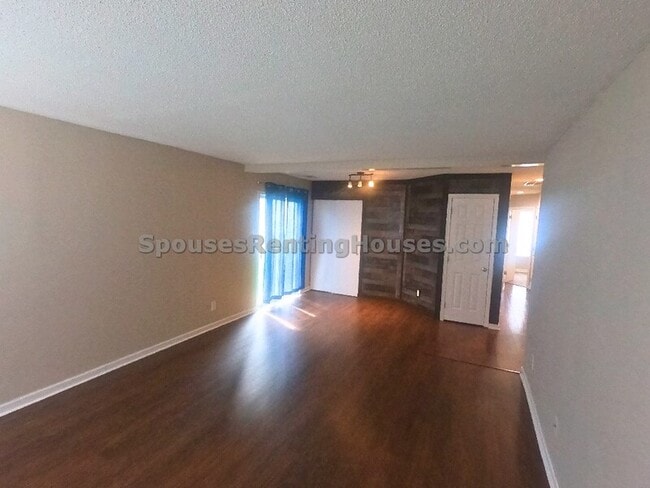 Building Photo - 6639 W Stanhope Dr