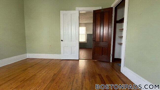 Building Photo - 369 Savin Hill Ave