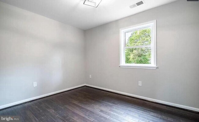 Building Photo - 3111 Graydon St