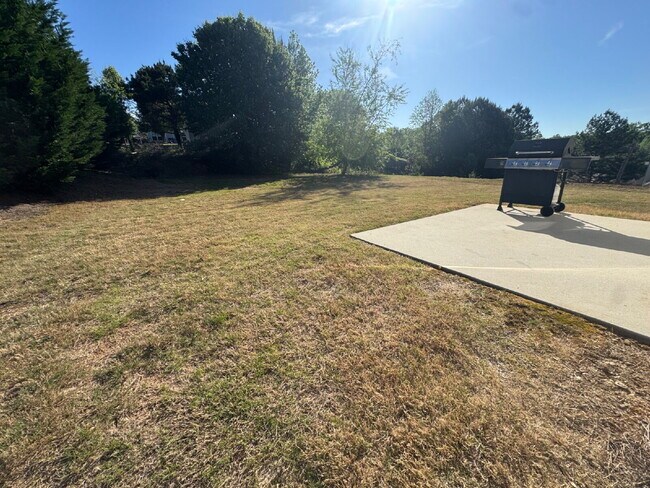 Building Photo - Now Available in Heritage Pointe!