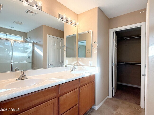 Building Photo - 2146 Scully Dr