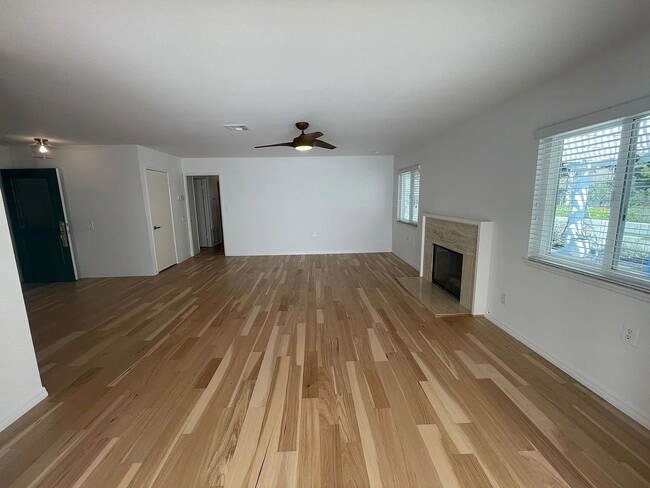 Building Photo - Beautiful 55+ home in the Seven Oaks Community!