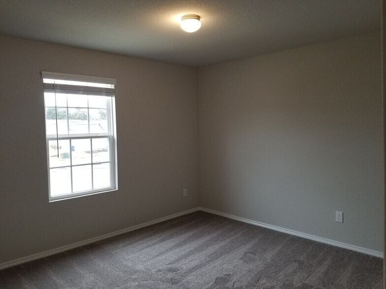 Building Photo - 7930 Oak Mdws Bnd