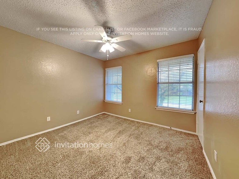 Building Photo - 4156 Hathaway Dr
