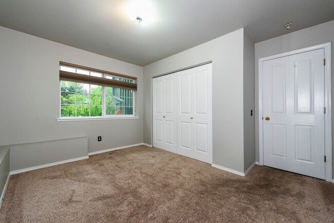 Building Photo - 12105 Woodchase Cir
