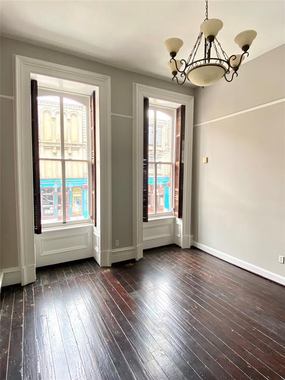 Building Photo - 2319 The Strand