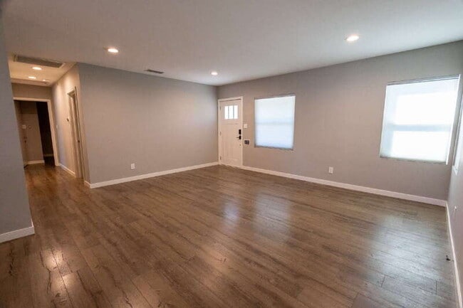 Building Photo - 4513 E Cervato St