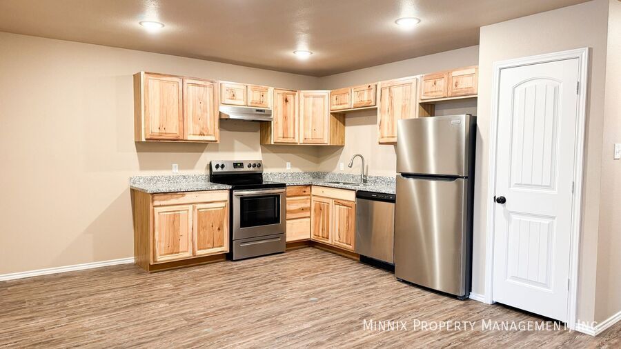 Building Photo - 2419 N Ave O