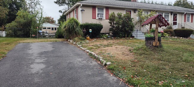 Building Photo - 3 Neillian St