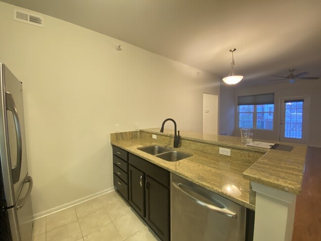 Building Photo - 958 W Summerfield Gln Cir