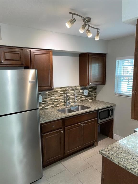 Building Photo - 5325 Curry Ford Rd