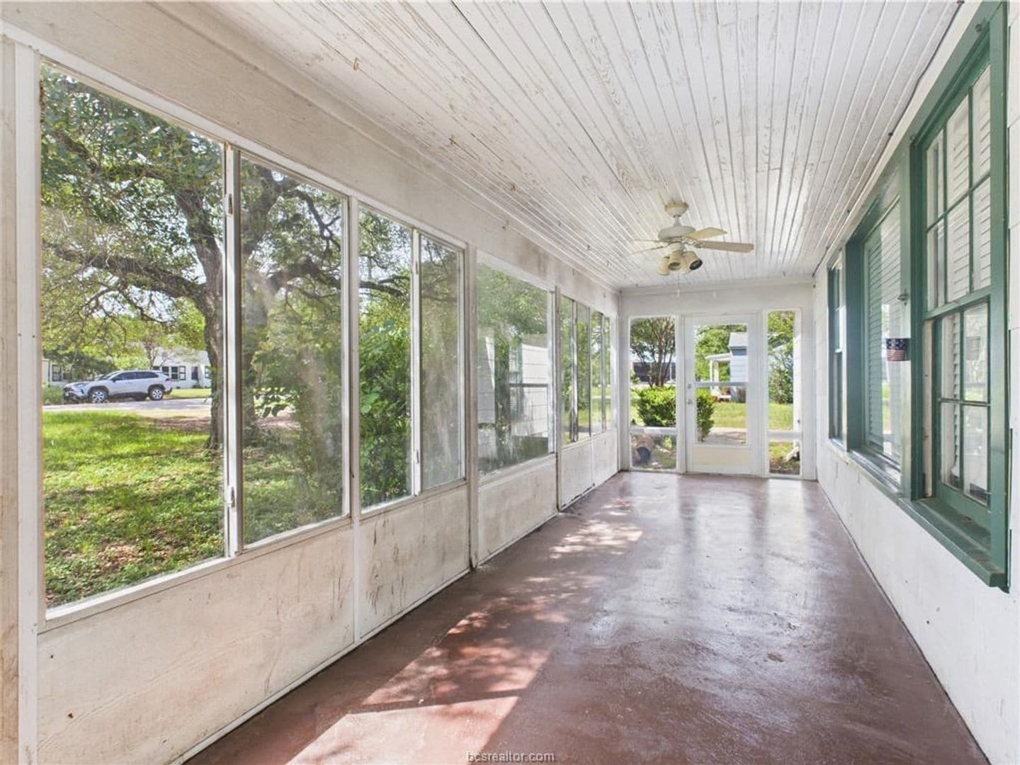 Building Photo - LATE JULY MOVE IN!  Adorable 3 Bedroom 2 Bathroom House