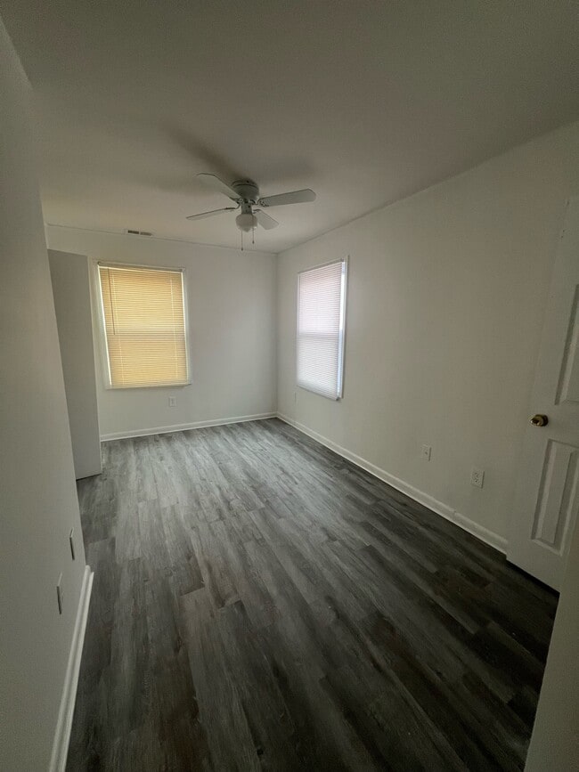 Building Photo - 609 N Stonestreet Ave