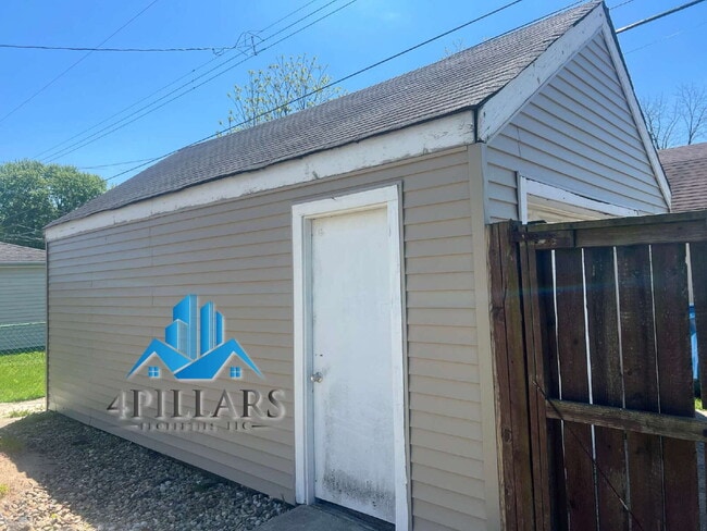 Building Photo - "Charming 3-Bed Home with Partially Finished Basement & Gleaming Hardwood Floors in Hammond - 226...