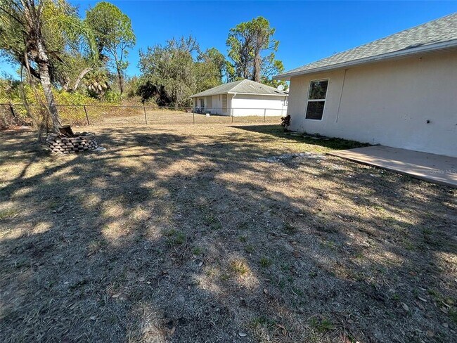 Building Photo - 5479 Gannaway St