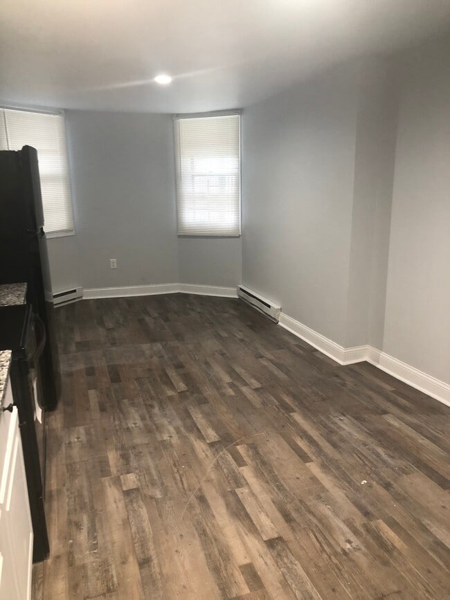 Building Photo - 1737 Park Ave