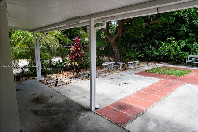 Building Photo - 11043 SW 79th Ave