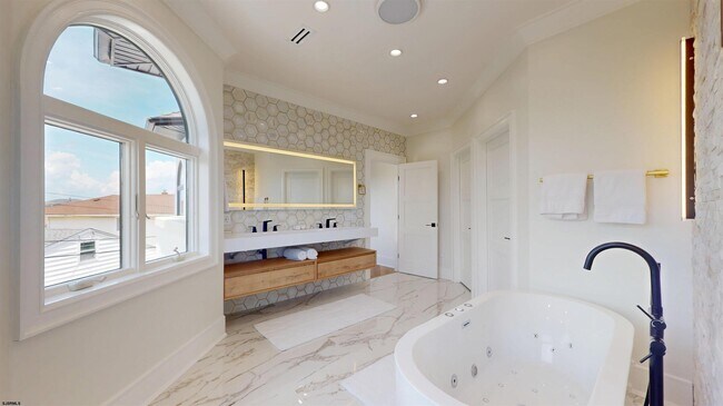 Building Photo - 31 Seaside Ct