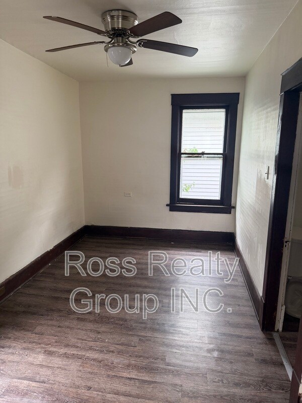 Building Photo - 413 Sandusky St