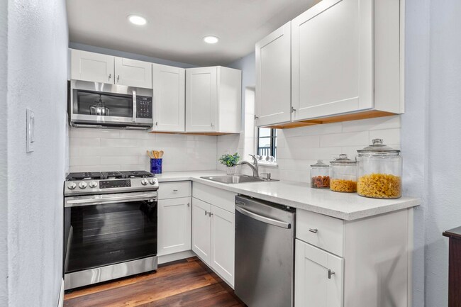 Building Photo - 731 A St